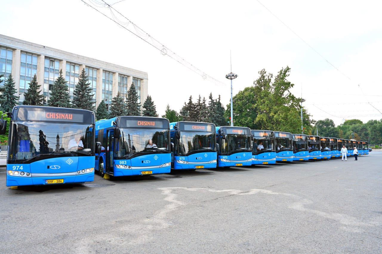 Примэрия Кишинева вводит в эксплуатацию 16 новых сочлененных автобусов.