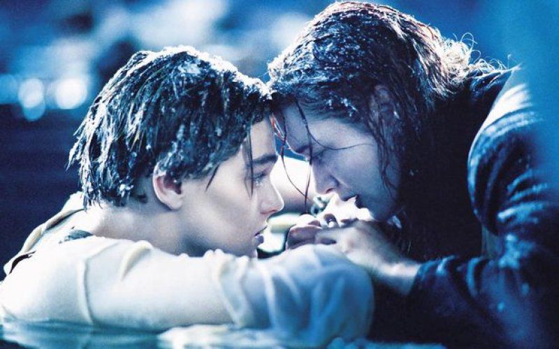 De ce Jack din Titanic nu s-a salvat, urcându-se pe ușă lângă Rose. Foto: a1.ro