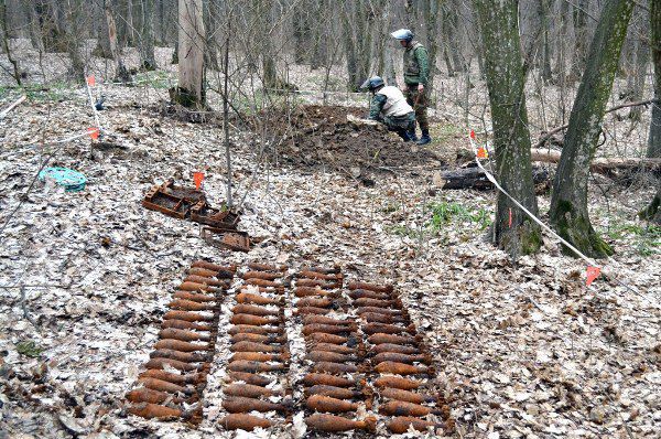 Geniştii Armatei Naţionale au neutralizat luni, 23 februarie, o captură de muniţii, de producţie germană. Foto: tv7.md