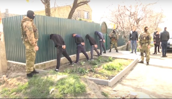 Задержанные также признались в совершении разбойного нападения.