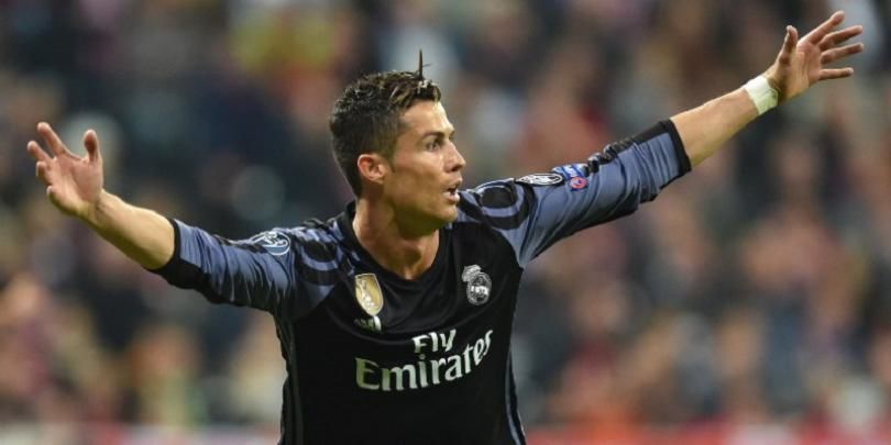 Cristiano Ronaldo a devenit primul jucător cu 100 de goluri în competiţiile europene. 