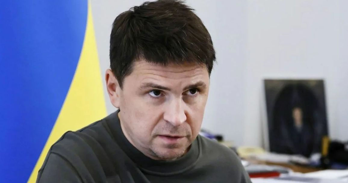 Подоляк призвал официально признать РФ спонсором терроризма: Закроет много возможностей.