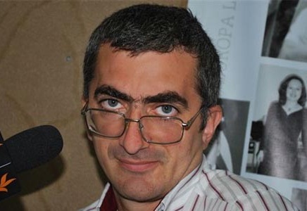 Написать «Россия против Запада» или «Запад против России» было бы проще простого, но едва отразило бы истинное положение вещей.