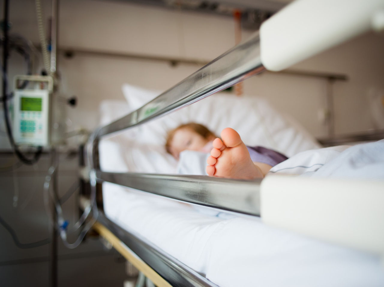 Gest șocant la Căușeni: Un tată și-a abandonat copilul în spital și a mers să facă Revelionul.