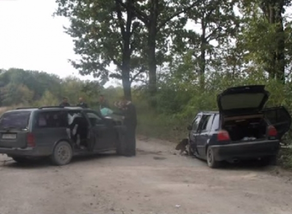 Accident grav la Soldanesti. Un bebelus de doar 4 luni a fost aruncat peste parbrizul dupa ce masina in care se afla s-a ciocnit violent cu un alt automobil.