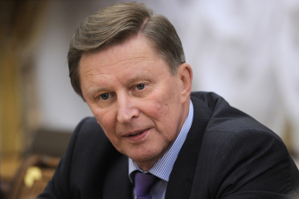 Глава администрации российского президента Сергей Иванов призвал жителей Приднестровья "никогда не снимать ноги с плиты, которая удерживает нацизм".