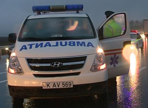 O tânără a ajuns la spital în stare gravă. Foto: protv.md
