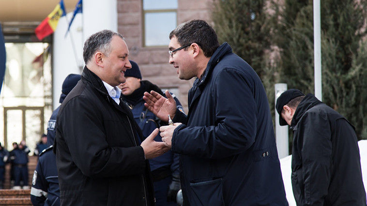 Renato Usatii îl acuză pe Igor Dodon că nu a făcut nimic pentru ai asigura aterizarea lui Dimitrii Rogozin. Foto: Sputnik