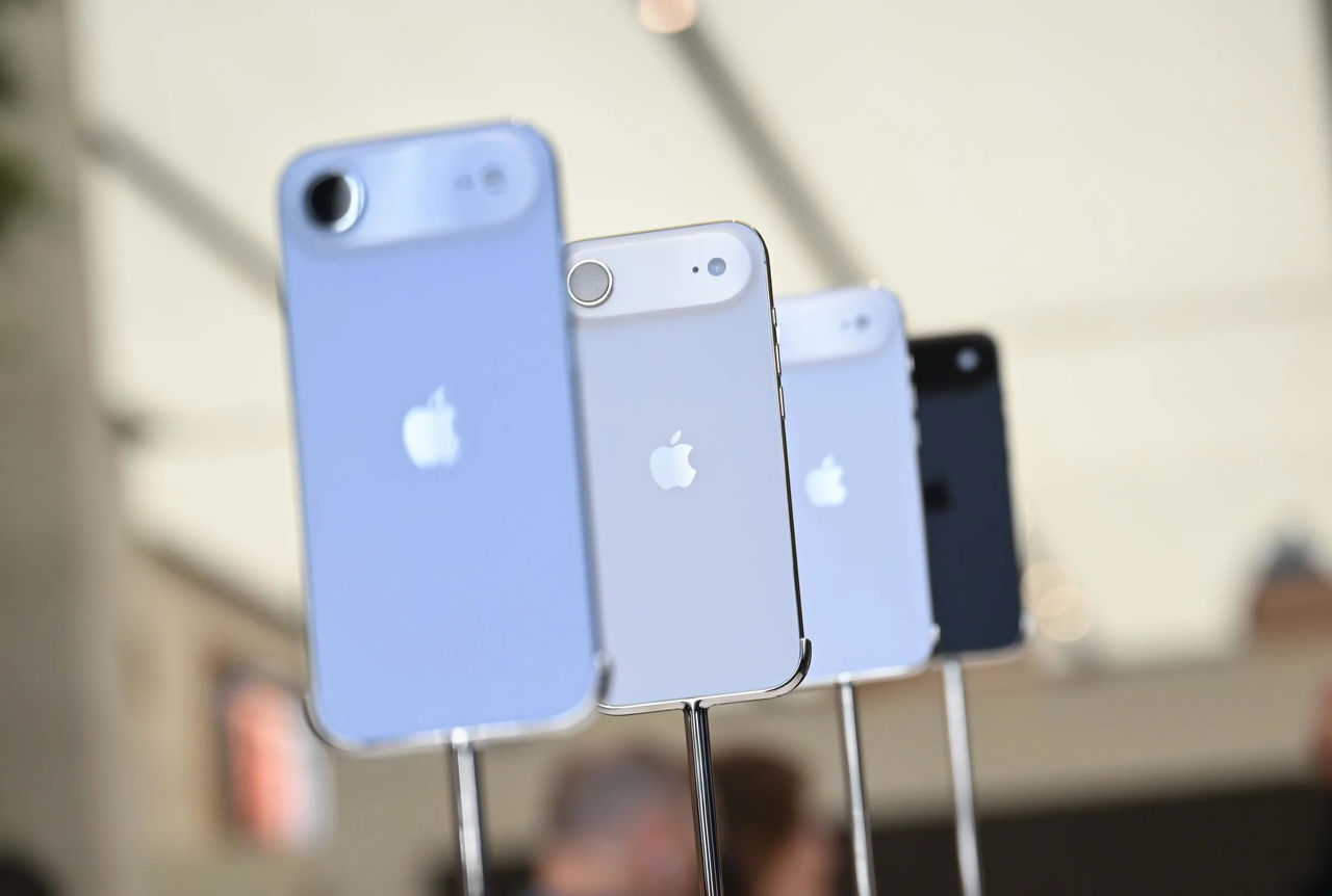 Apple reduce producția de iPhone Air ca urmare a cererii scăzute.