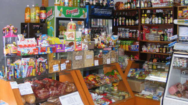 В каких магазинах обнаружили нарушения и просроченные продукты питания.