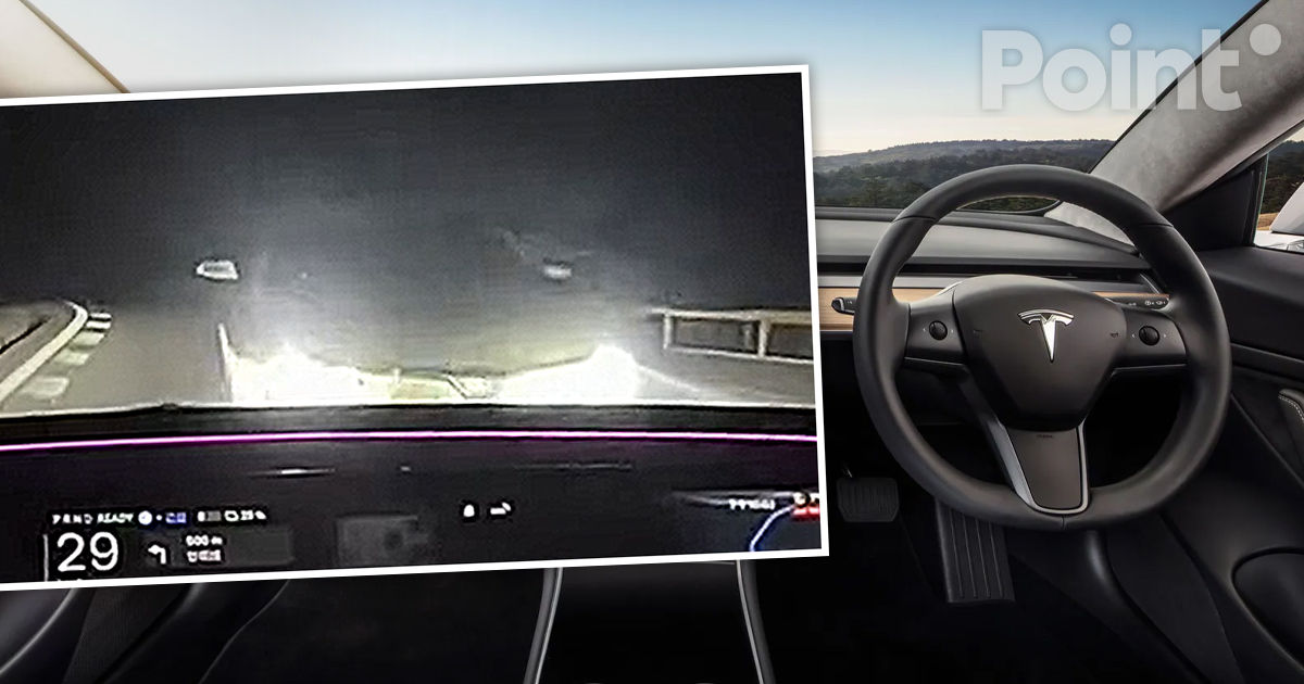 Un blogger a vrut să demonstreze funcțiile autopilotului Tesla și a provocat un accident.