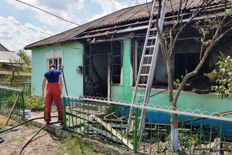 Взрыв газового баллона уничтожил часть дома в Оргеевском районе.