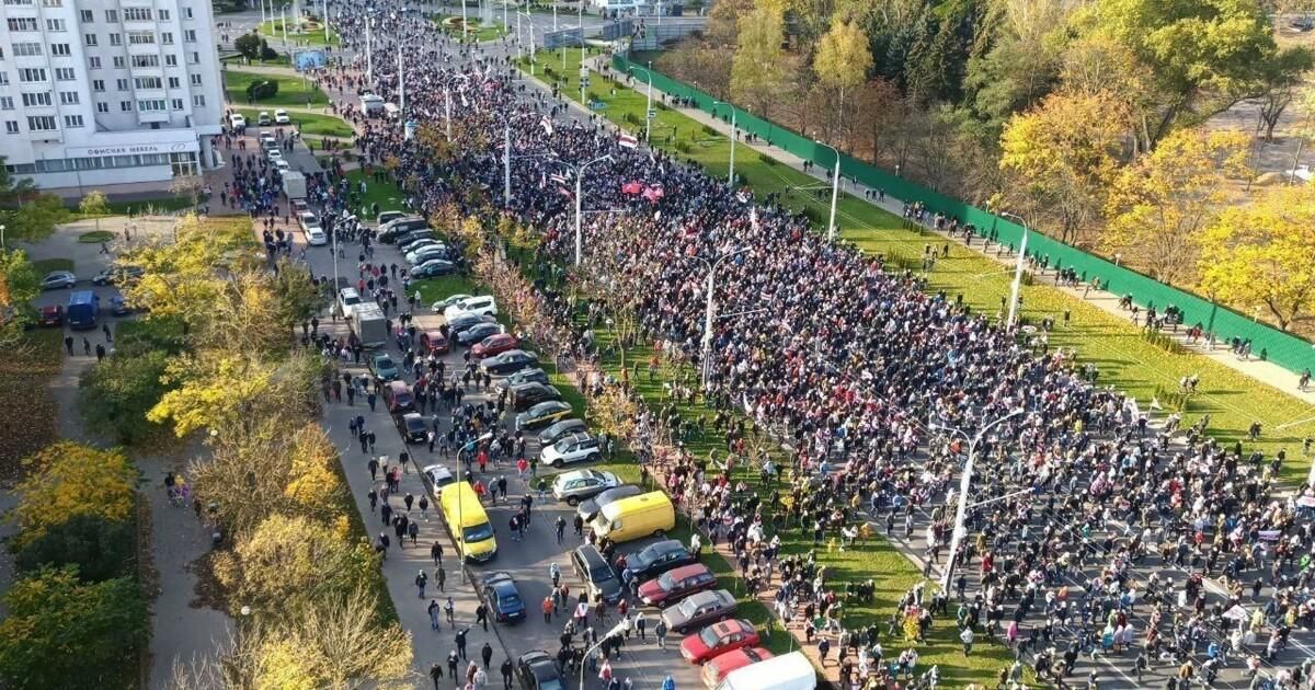 В Беларуси на улицах разных городов 18 октября вышли тысячи протестующих. 