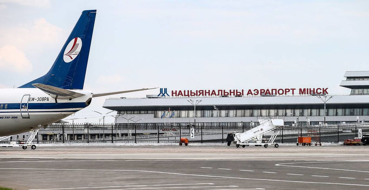 Латвия выразила Белоруссии протест из-за инцидента с посадкой самолета в Минске.