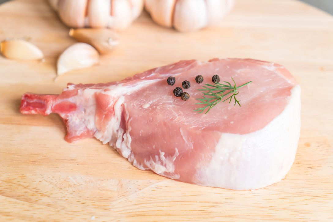 Диетологи назвали 5 самых полезных видов мяса и рыбы для здоровья.