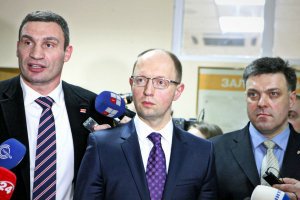 Кличко и Яценюк отказались общаться с представителями СМИ