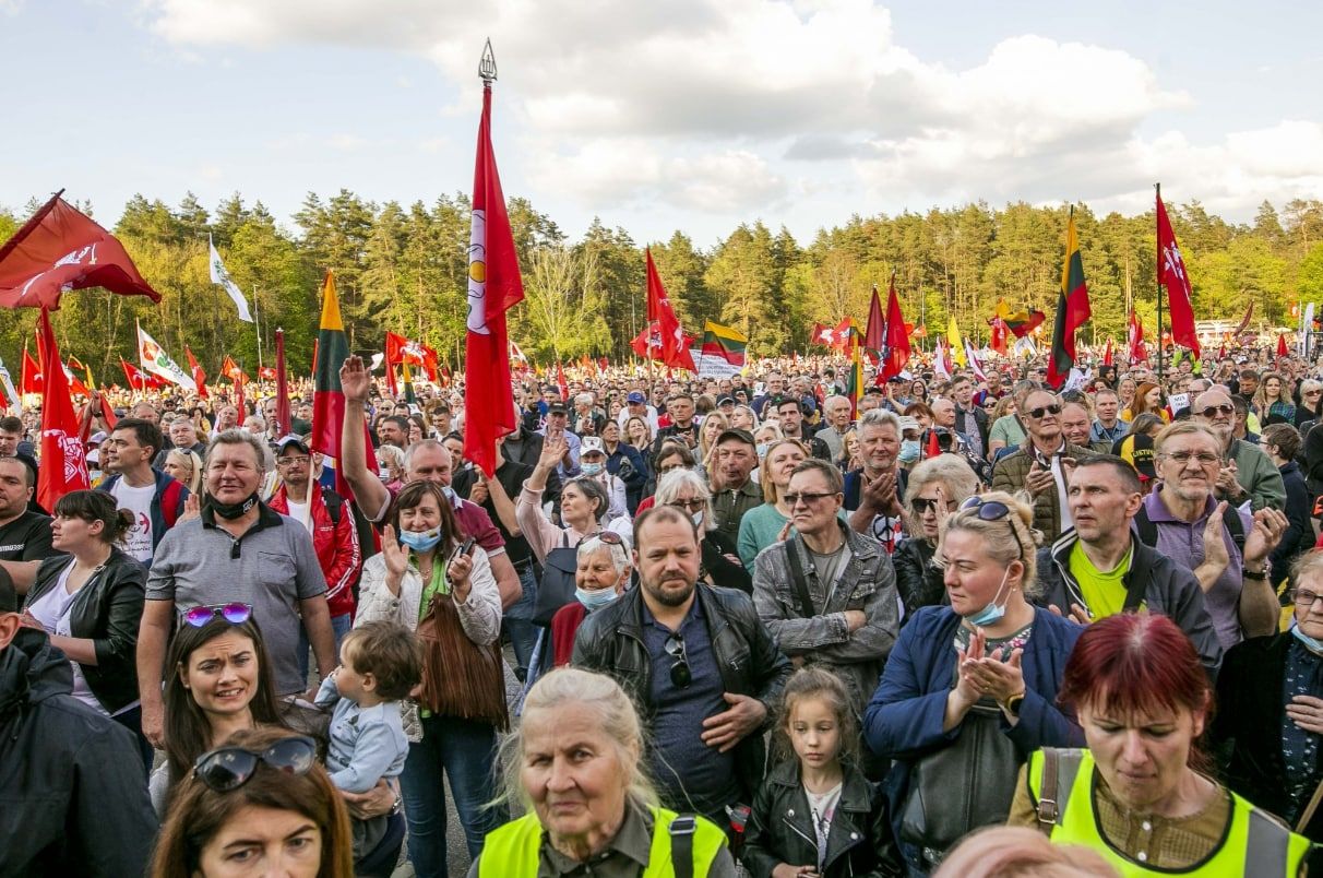 В Вильнюсе прошел многотысячный митинг в поддержку традиционной семьи.