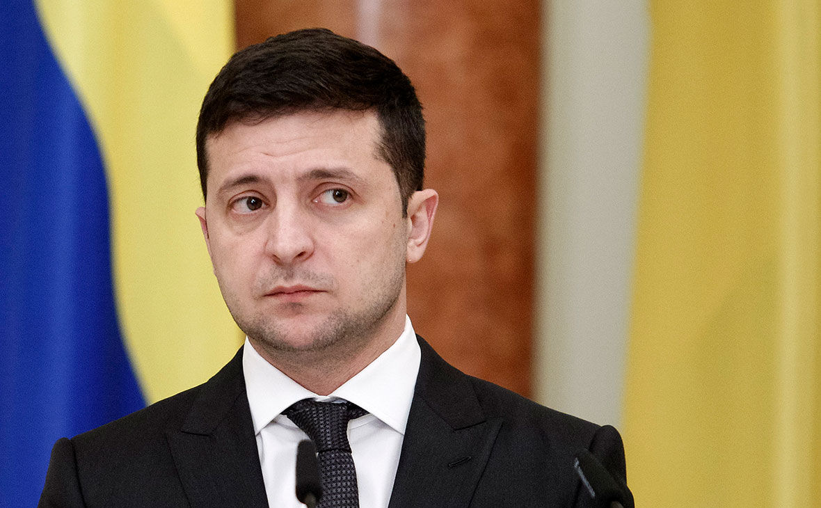 Зеленского призвали передать Киево-Печерскую лавру "новой церкви" Украины.