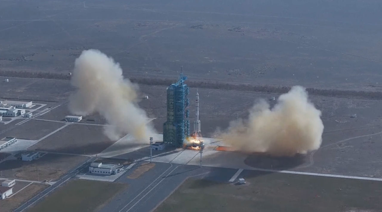China a lansat pe orbită nava spațială fără echipaj Shenzhou-22.