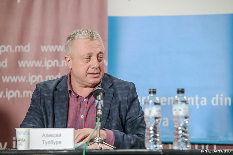 Нет четкого разграничения в отношении НПО, создаваемых партиями, считает Тулбуре.