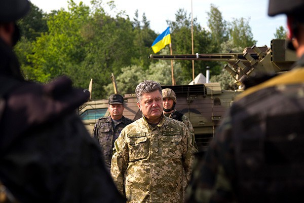 Порошенко хочет максимально пополнить армию Украины.  Фото: news.bigmir.net