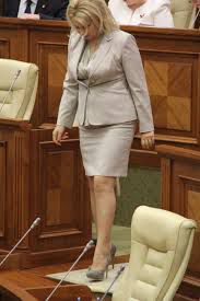Reprezentantele sexului slab fac uneori munca ce ii depaseste si pe multi barbati. Unele fac afaceri, altele au ales sa se bata de la egal la egal cu barbatii in...politica.