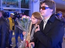 Танцовщику сделали более 20 операций, и хотя лечение еще не окончено, он готов приступить к работе, которой, как пообещал коллегам, будет невпроворот. Фото: vesti.ru