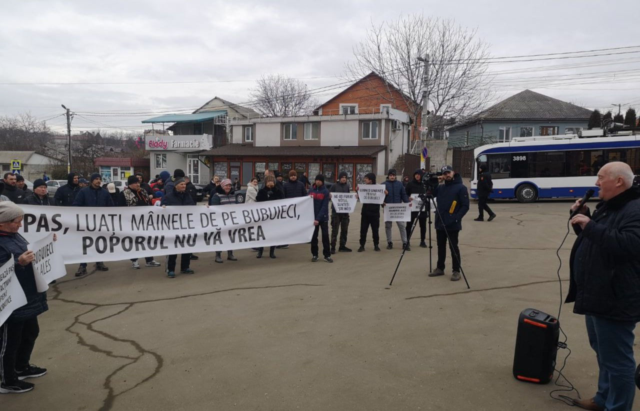 Протест в Бубуечь: жители недовольны отменой выборов. Фото: protv.md