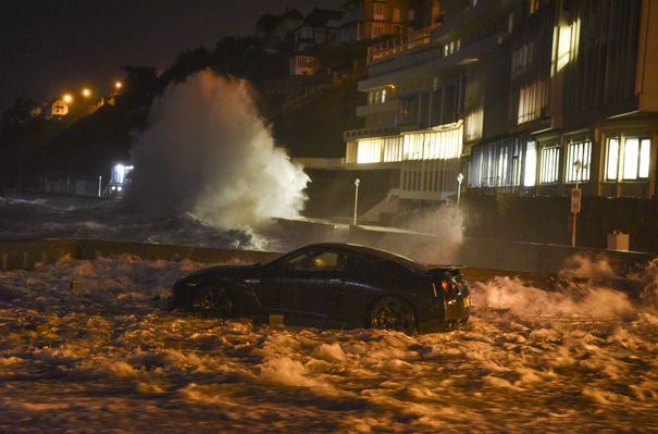 Furtuni puternice în Franţa: Un om a murit şi alţi 26 au fost răniţi. Foto: mediafax.ro
