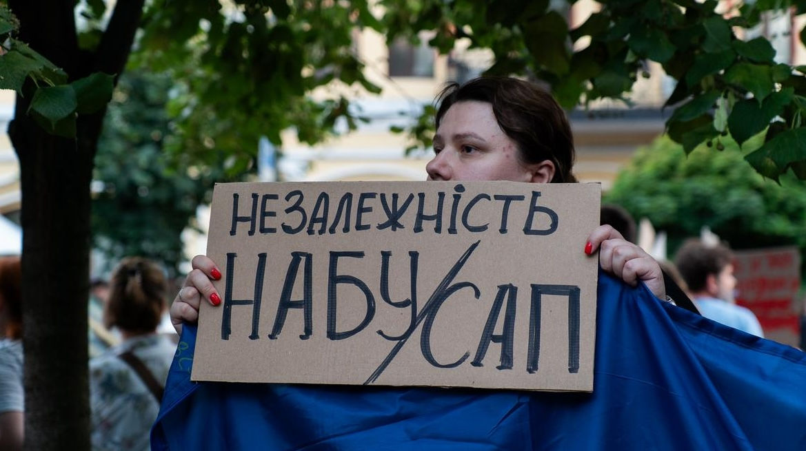 La Kiev continuă protestele pentru independența NABU și SAPO.