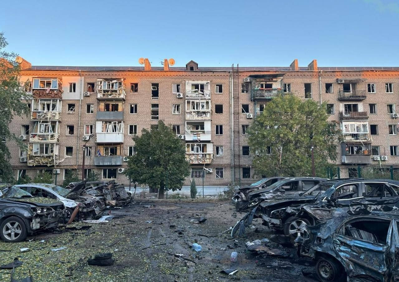 Россия ударила по Запорожью авиабомбами: погиб человек, есть раненые.