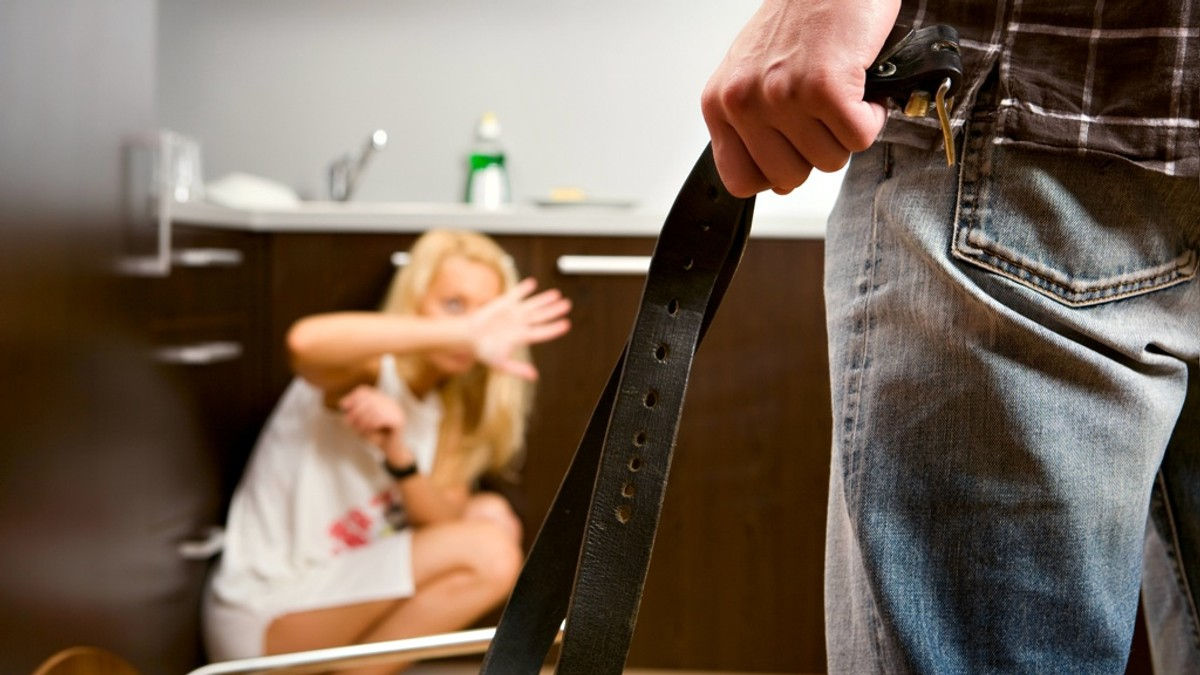 Victimele violenței în familie, scutite de unele taxe în procesele de judecată.