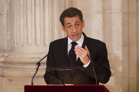 Fostul președinte Nicolas Sarkozy, reținut în Franța. Motivul