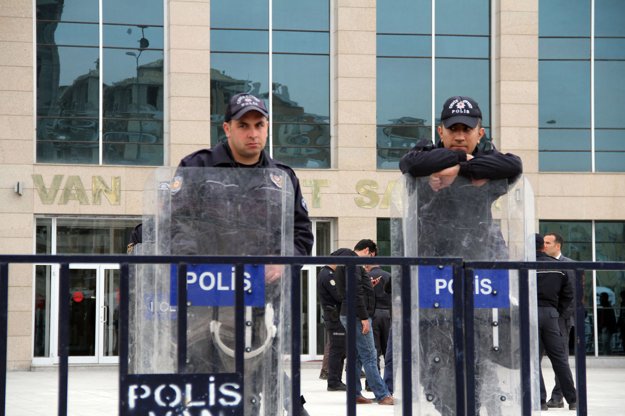 Autoritățile turce au dejucat un atentat jihadist „major” la Istanbul ce urma să fie comis vineri, în ziua atacurilor mortale care au făcut cel puțin 132 de morți la Paris.