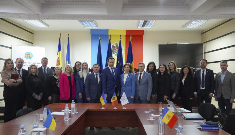 ЦИК Молдовы передает украинским коллегам опыт проведения выборов за рубежом.