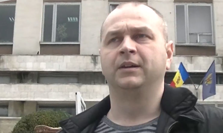 Для журналистов CrimeMoldova Валентин Самоил отказался делать какие-либо заявления.