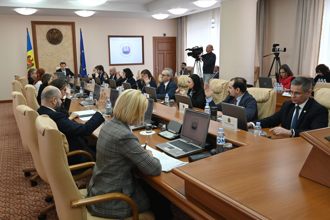 Правительство одобрило три законопроекта о деятельности СИБ.