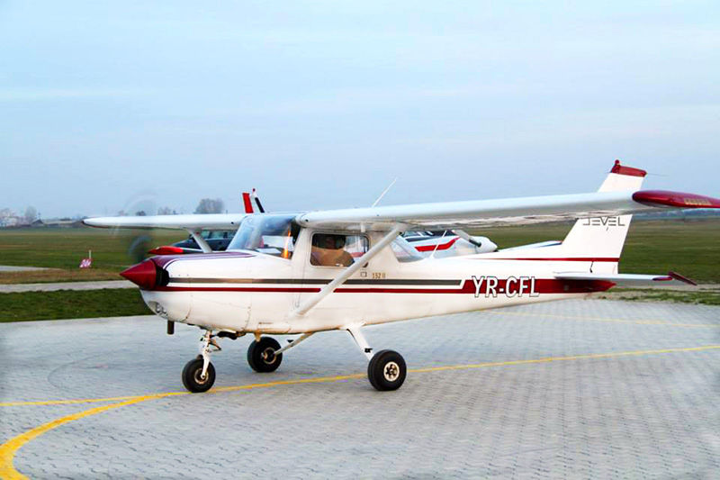 Самолет принадлежал Школе авиации Fly Level.