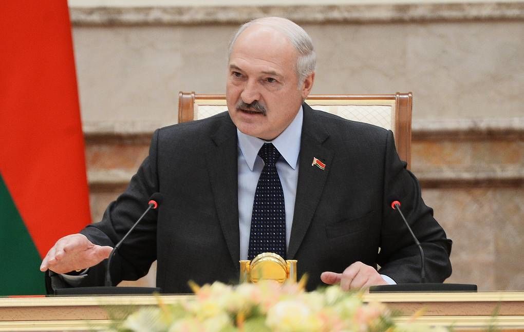 Лукашенко объявил о закрытии границы с Украиной, Литвой и Польшей.
