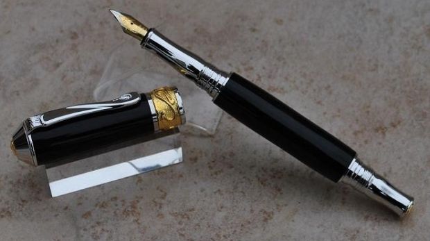 Stiloul şi cerneala – scurt istoric necesar în vremea tastaturii şi a ecranului.