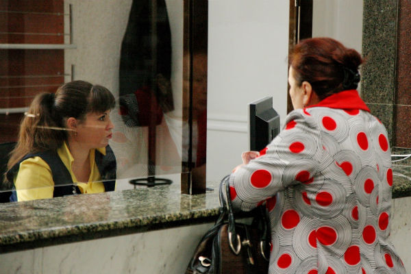 Beneficiarii de pensii, alocaţii sociale de stat şi alte prestaţii sociale le pot ridica de astăzi, 1 decembrie, de la orice oficiu poştal.