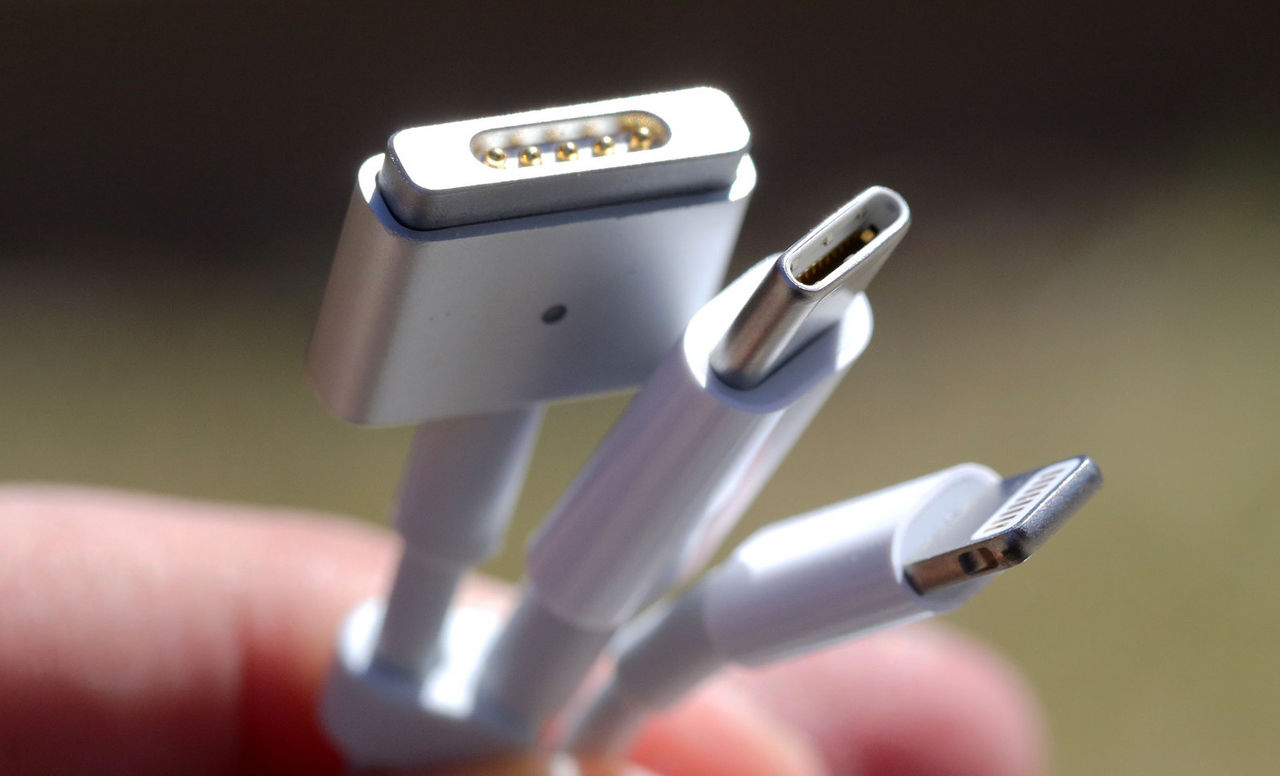 В iPhone 8 откажутся от разъёма Lightning.