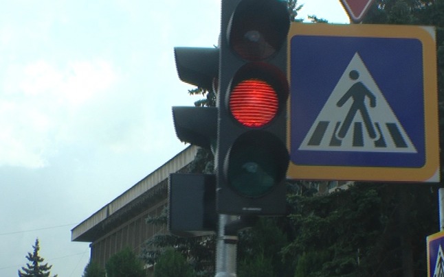 Se schimbă graficul de funcționare a semafoarelor de pe bulevardul Dacia. Foto: INP