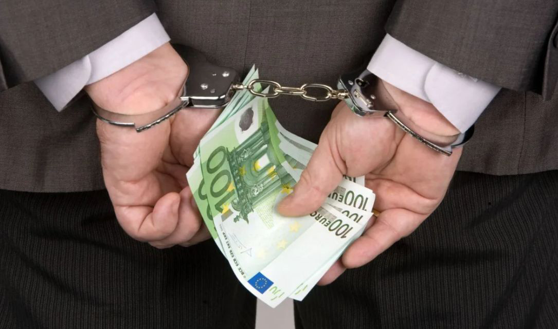 Следователи за €1000 обещали фигуранту дела переход в статус свидетеля.