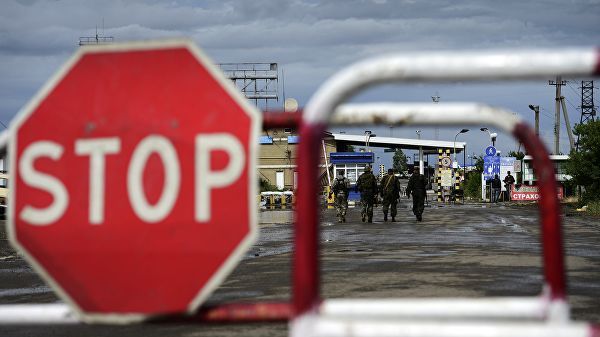 Москва и Киев обмениваются торговыми ограничениями с сентября 2015 года. 