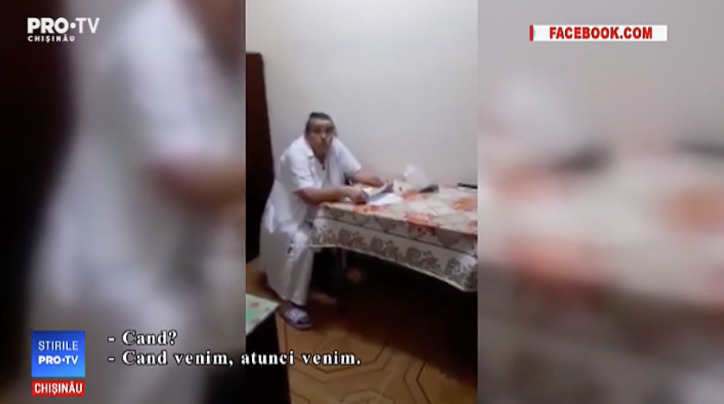 Руководство больницы накажет двух медсестер, отказавшихся помочь пациенту.