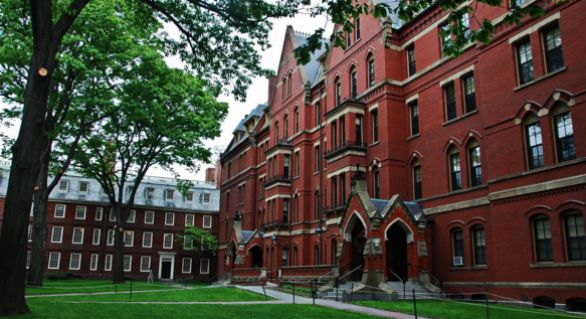 Universitatea Harvard, din Statele Unite, a fost vizată luni de o ameninţare cu bombă, care în urma verificărilor s-a dovedit a fi falsă.