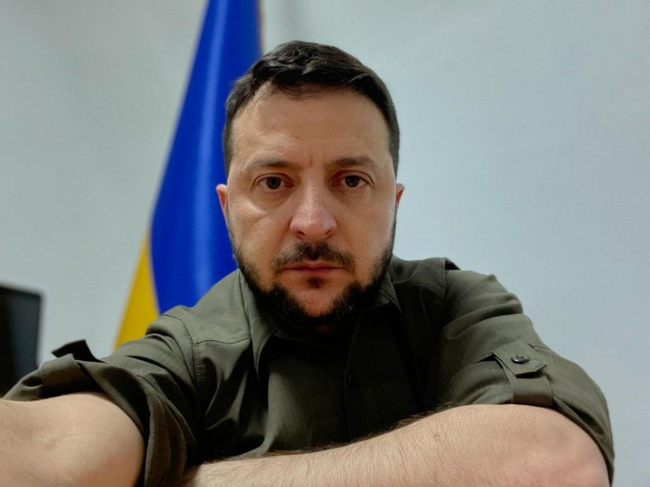 Зеленский о вступлении в ЕС: Верим, что процедура начнется в ближайшие недели.