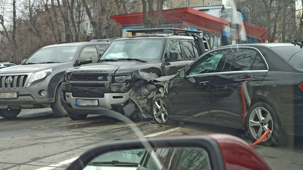 В январе этого года было зарегистрировано 589 звонков о происшествиях на дорогах.