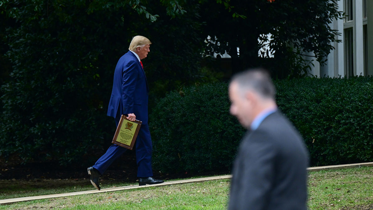 Трамп впервые за 25 лет не попал в список богатейших людей США по версии Forbes.